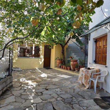 Piso Alonia Hotel Arachova Exterior photo